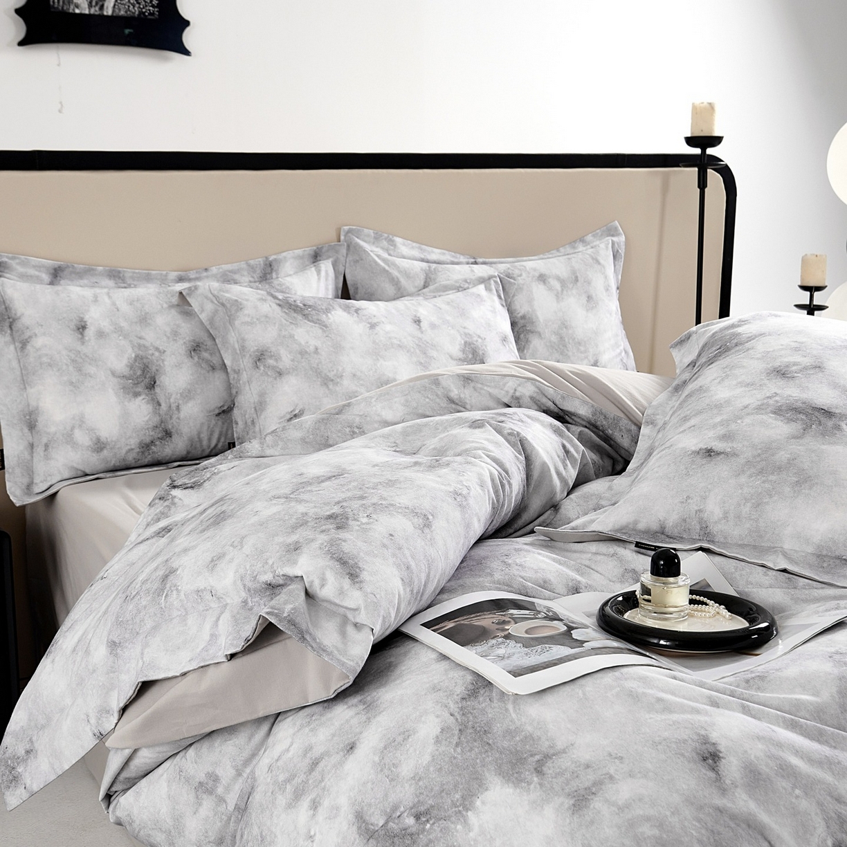 91家纺网 家纺一手货源 找家纺 芙绣家纺 2025新款纯棉全棉磨毛宽边压线复杂款四件套 古韵-灰