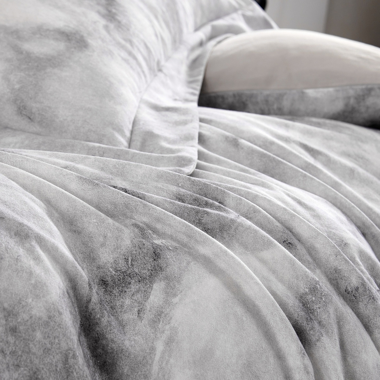 91家纺网 家纺一手货源 找家纺 芙绣家纺 2025新款纯棉全棉磨毛宽边压线复杂款四件套 古韵-灰