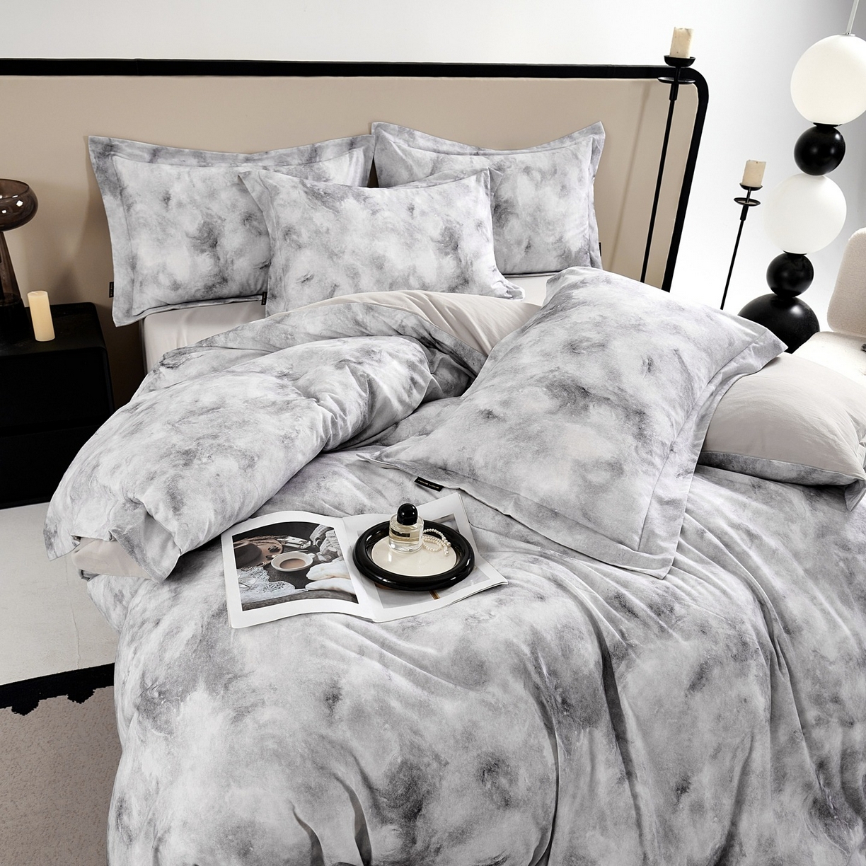 91家纺网 家纺一手货源 找家纺 芙绣家纺 2025新款纯棉全棉磨毛宽边压线复杂款四件套 古韵-灰