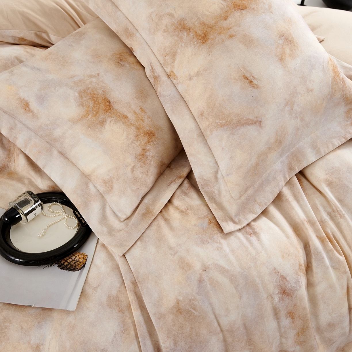 91家纺网 家纺一手货源 找家纺 芙绣家纺 2025新款纯棉全棉磨毛宽边压线复杂款四件套 古韵-咖