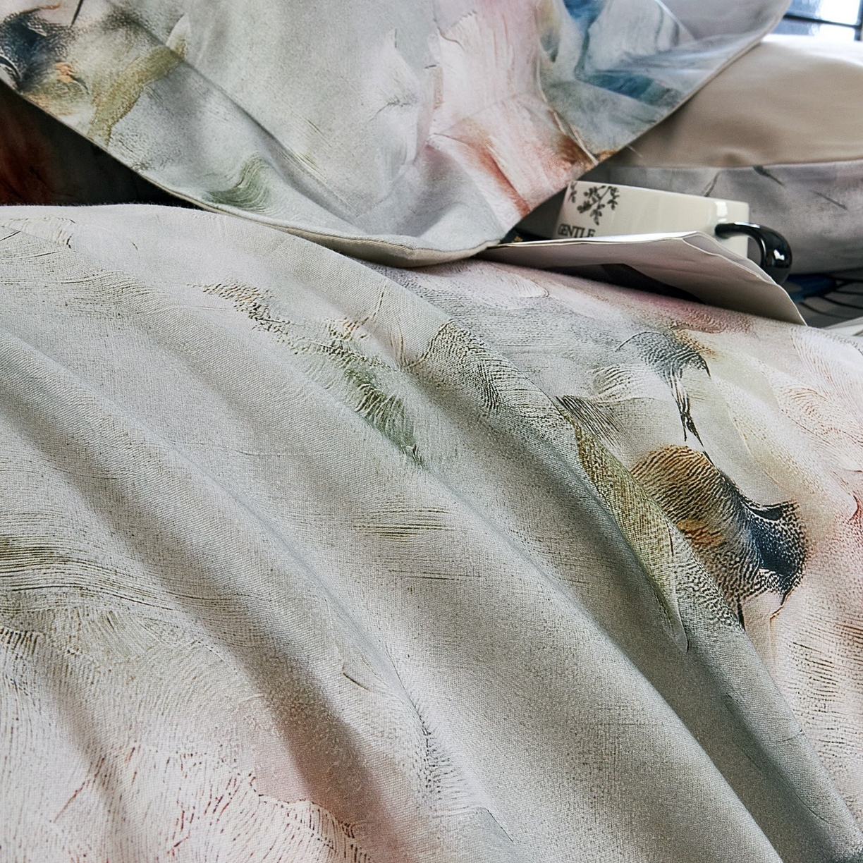 91家纺网 家纺一手货源 找家纺 芙绣家纺 2025新款纯棉全棉磨毛宽边压线复杂款四件套 梦影-绿