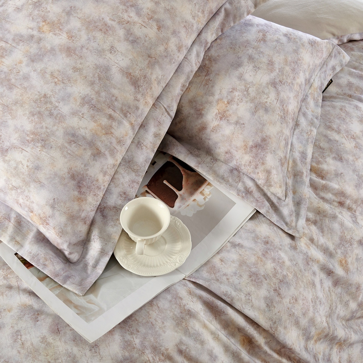 91家纺网 家纺一手货源 找家纺 芙绣家纺 2025新款纯棉全棉磨毛宽边压线复杂款四件套 轻语