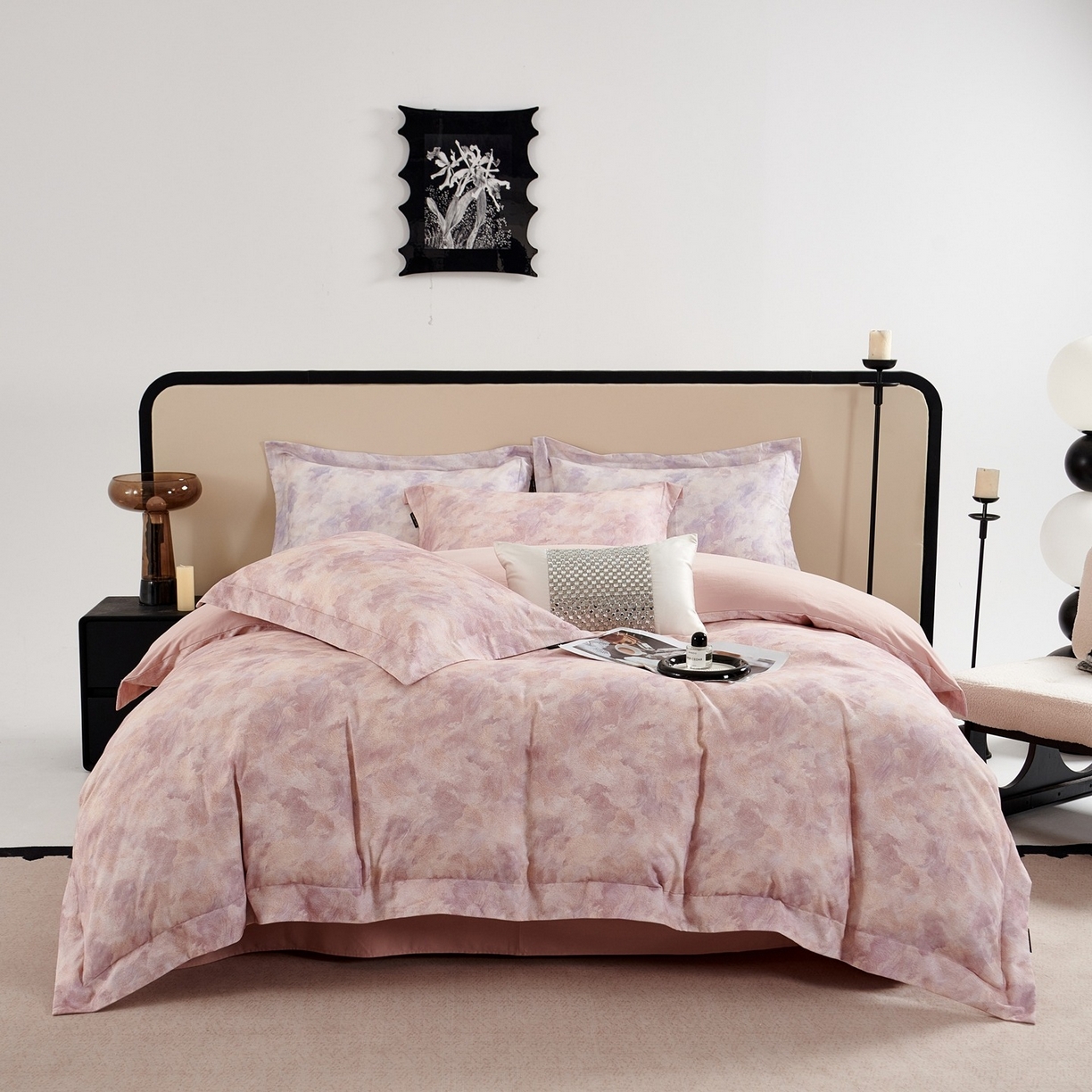 91家纺网 家纺一手货源 找家纺 芙绣家纺 2025新款纯棉全棉磨毛宽边压线复杂款四件套 倾香-粉