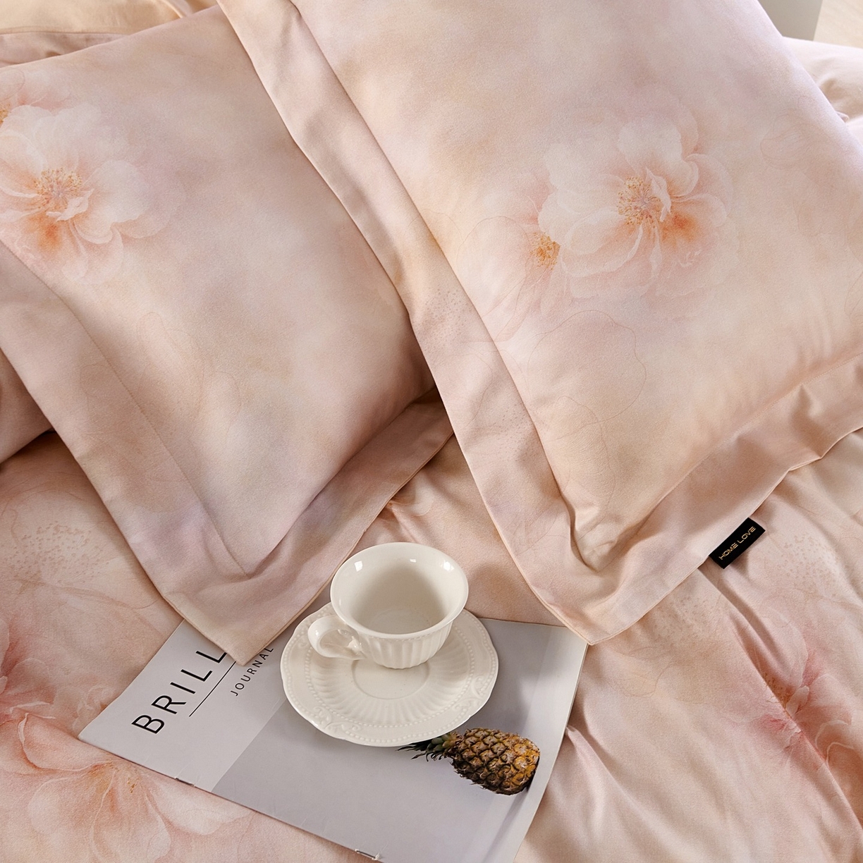 91家纺网 家纺一手货源 找家纺 芙绣家纺 2025新款纯棉全棉磨毛宽边压线复杂款四件套 清影梦-桔