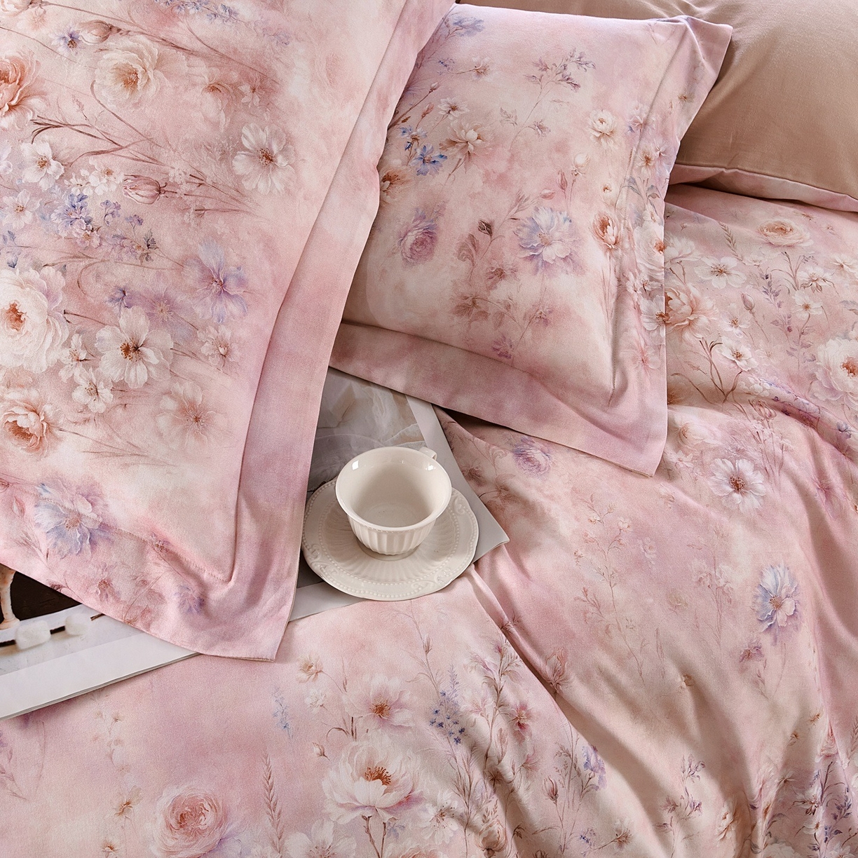 91家纺网 家纺一手货源 找家纺 芙绣家纺 2025新款纯棉全棉磨毛宽边压线复杂款四件套 星芒-粉