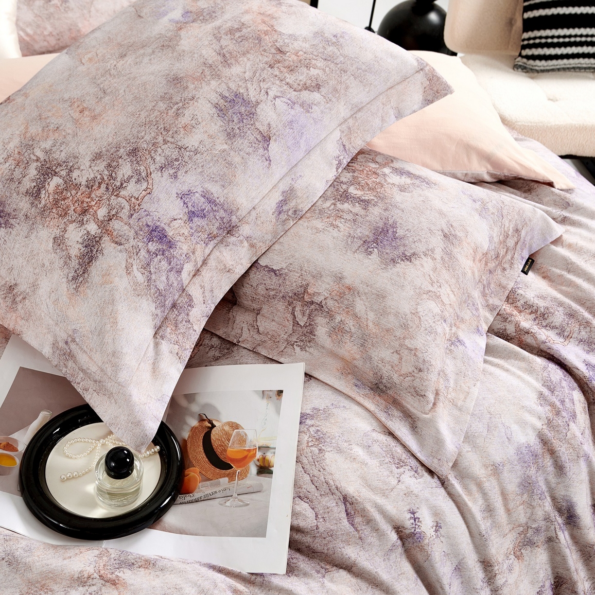 91家纺网 家纺一手货源 找家纺 芙绣家纺 2025新款纯棉全棉磨毛宽边压线复杂款四件套 寻觅-紫