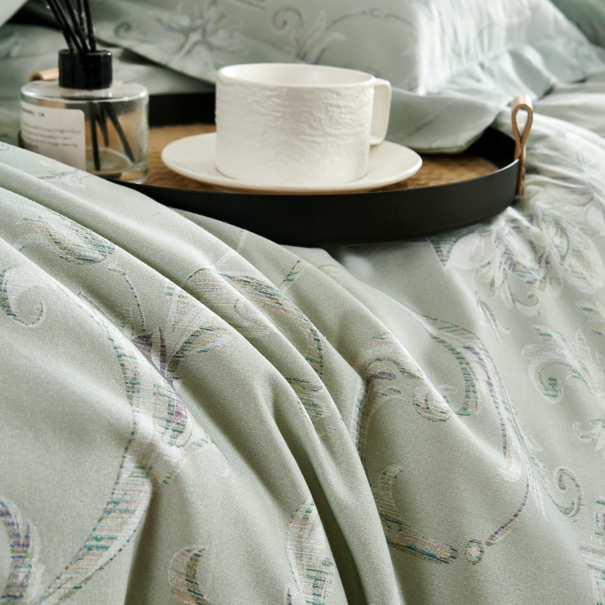 91家纺网 家纺一手货源 找家纺 芙绣家纺 2025新款纯棉全棉磨毛宽边压线复杂款四件套 意绵绵