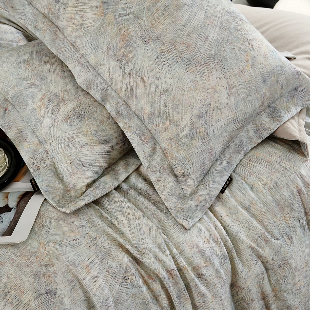 91家纺网 家纺一手货源 找家纺 芙绣家纺 2025新款纯棉全棉磨毛宽边压线复杂款四件套 映山言-绿