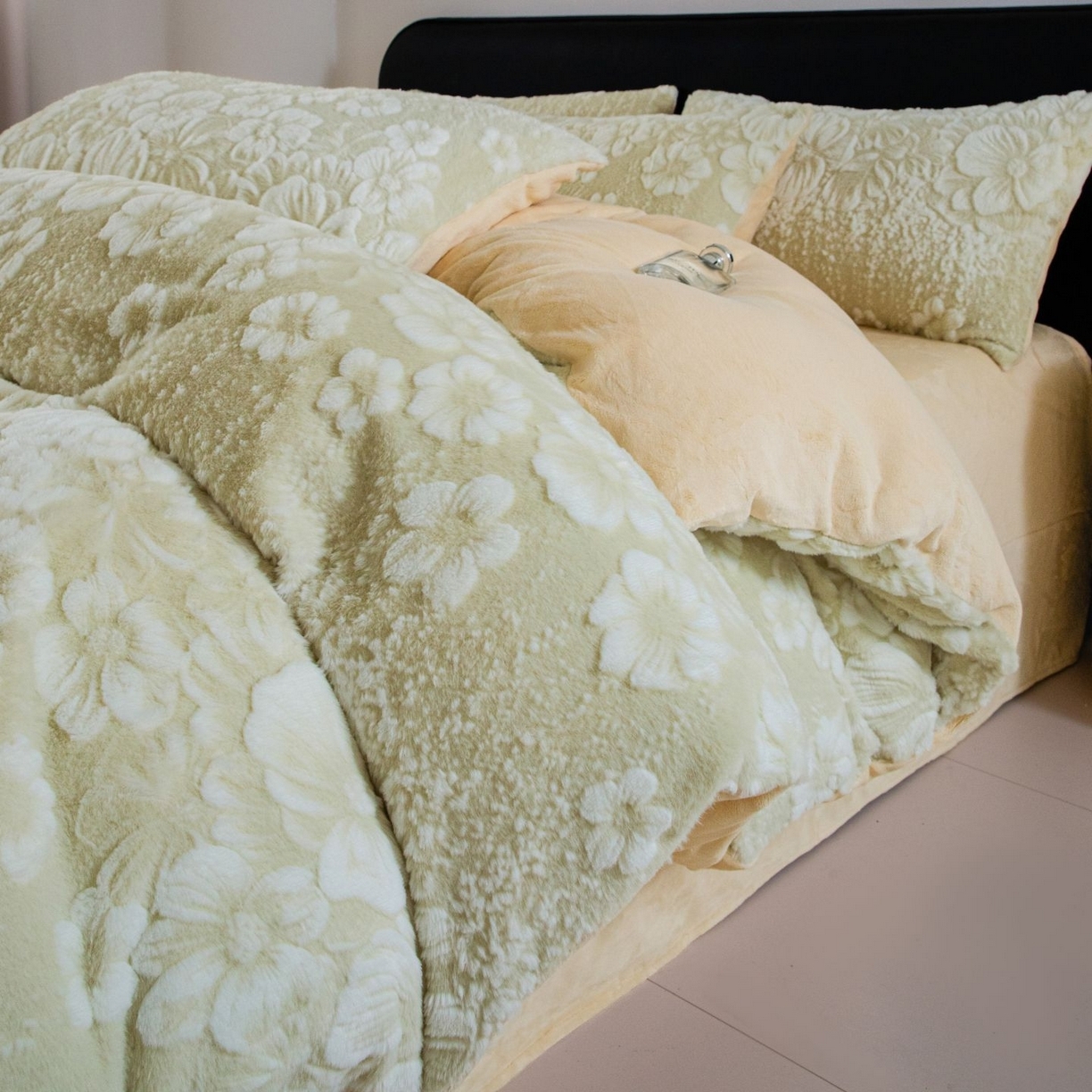 91家纺网 家纺一手货源 找家纺 （总）诺梵家纺 2025新款立体兔毛烂花四件套