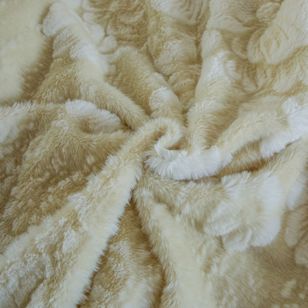 91家纺网 家纺一手货源 找家纺 （总）诺梵家纺 2025新款立体兔毛烂花四件套