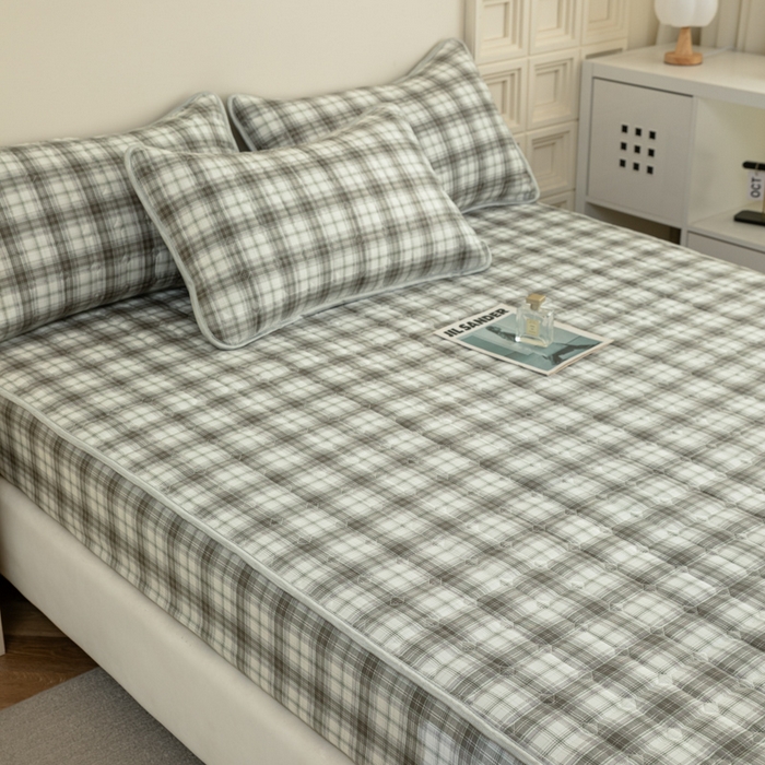 91家纺网 家纺一手货源 找家纺 卡诗兰 2025新款磨毛夹棉床笠 格白灰