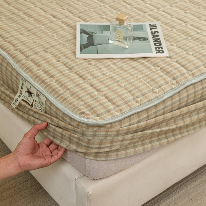 91家纺网 家纺一手货源 找家纺 卡诗兰 2025新款磨毛夹棉床笠 格小黄