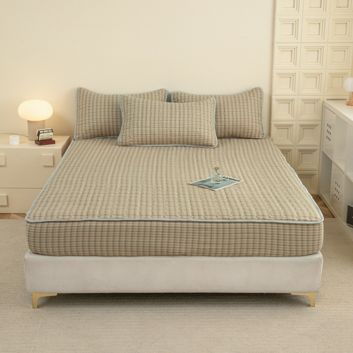 91家纺网 家纺一手货源 找家纺 卡诗兰 2025新款磨毛夹棉床笠 格小黄