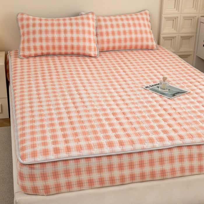 91家纺网 家纺一手货源 找家纺 卡诗兰 2025新款磨毛夹棉床笠 格中粉