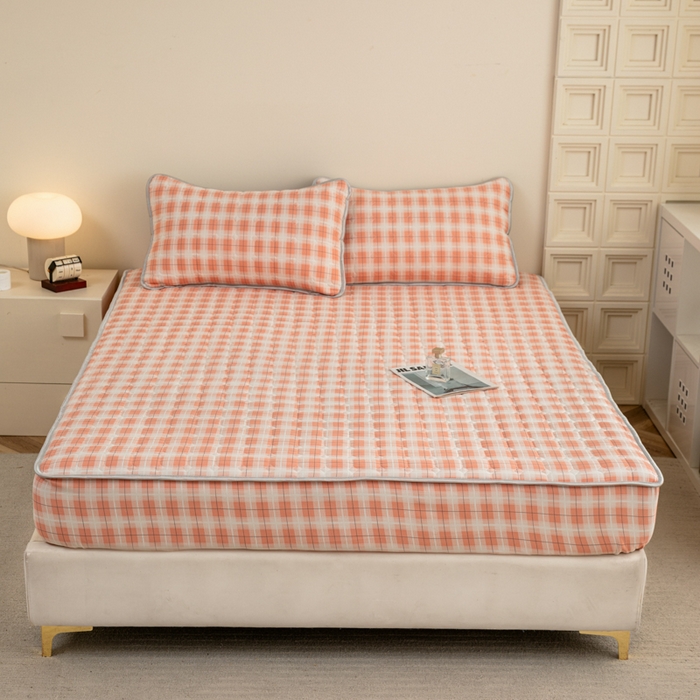 91家纺网 家纺一手货源 找家纺 卡诗兰 2025新款磨毛夹棉床笠 格中粉