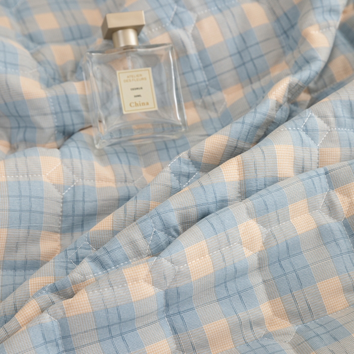 91家纺网 家纺一手货源 找家纺 卡诗兰 2025新款磨毛夹棉床笠 格中蓝