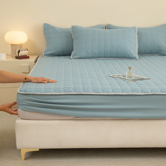 91家纺网 家纺一手货源 找家纺 卡诗兰 2025新款磨毛夹棉床笠 云中蓝