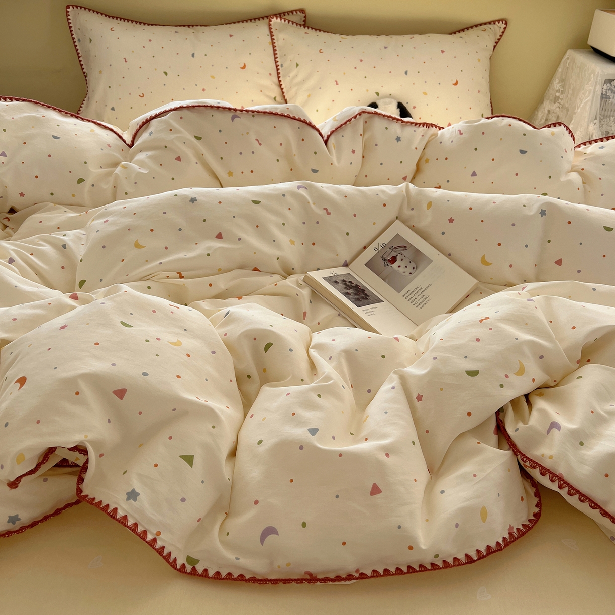 91家纺网 家纺一手货源 找家纺 瑞莱 2026新款全棉印花贝壳边四件套 快乐魔法