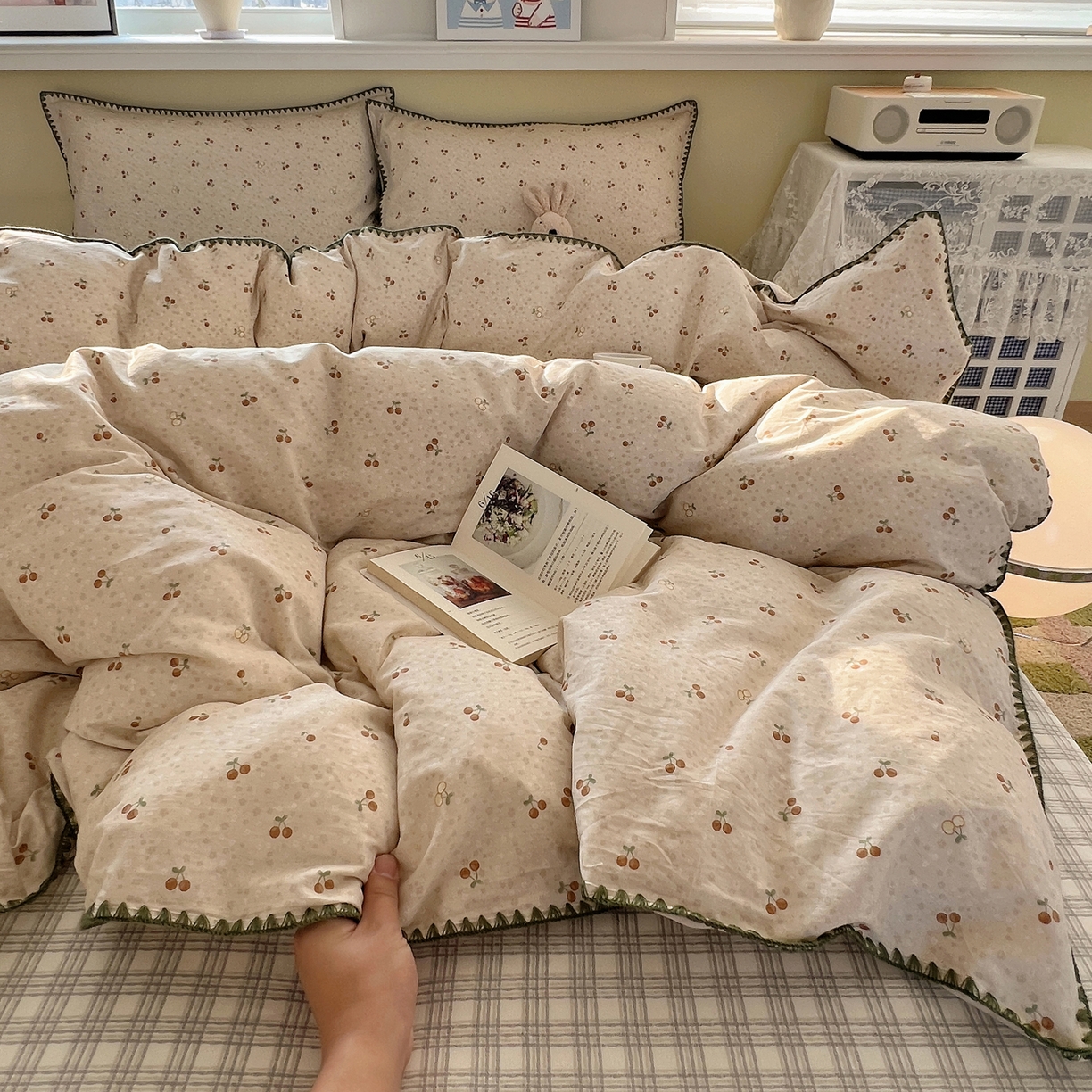 91家纺网 家纺一手货源 找家纺 瑞莱 2026新款全棉印花贝壳边四件套 刺绣潮声