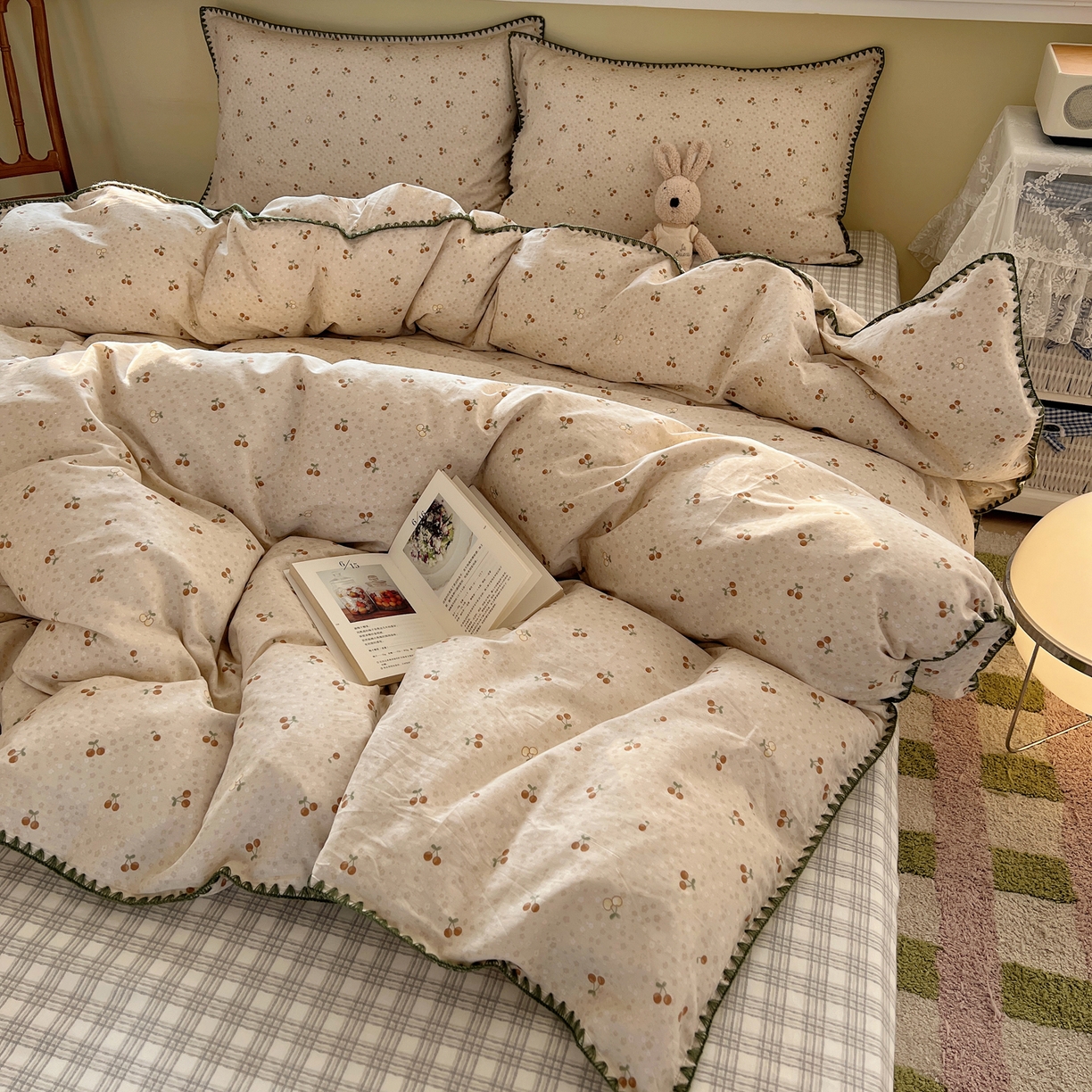 91家纺网 家纺一手货源 找家纺 瑞莱 2026新款全棉印花贝壳边四件套 刺绣潮声