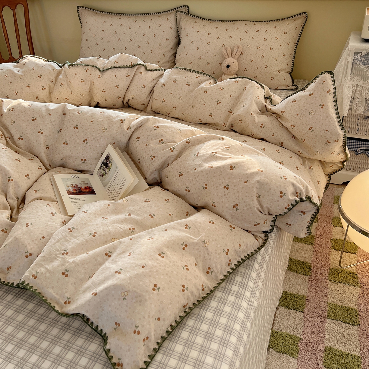 91家纺网 家纺一手货源 找家纺 瑞莱 2026新款全棉印花贝壳边四件套 刺绣潮声