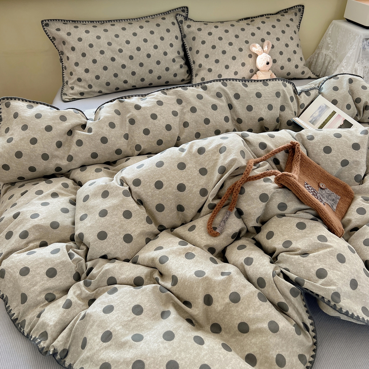 91家纺网 家纺一手货源 找家纺 瑞莱 2026新款全棉印花贝壳边四件套 灰调波点