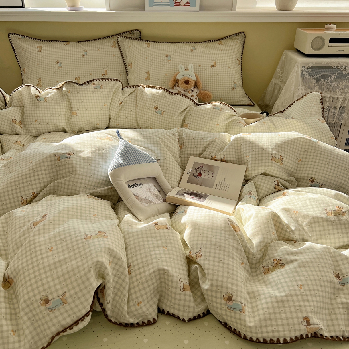 91家纺网 家纺一手货源 找家纺 瑞莱 2026新款全棉印花贝壳边四件套 活泼小狗