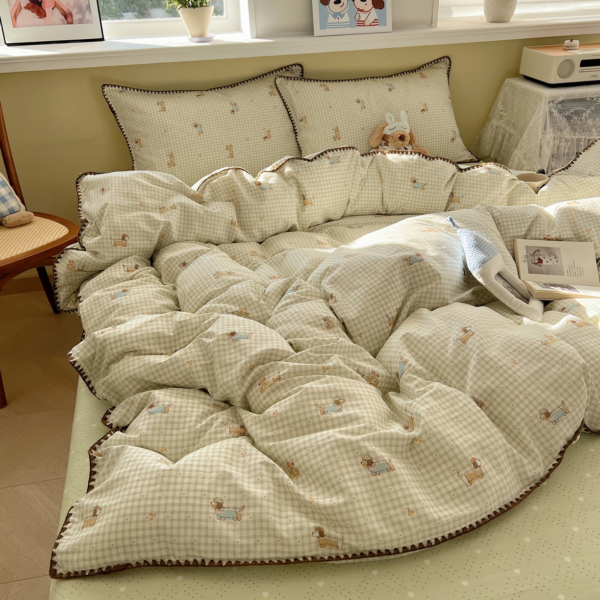 91家纺网 家纺一手货源 找家纺 瑞莱 2026新款全棉印花贝壳边四件套 活泼小狗