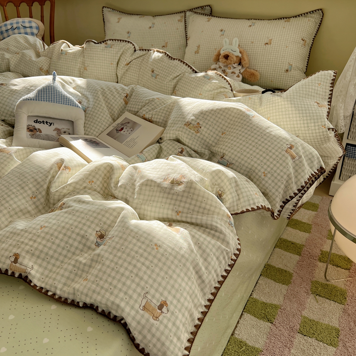 91家纺网 家纺一手货源 找家纺 瑞莱 2026新款全棉印花贝壳边四件套 活泼小狗