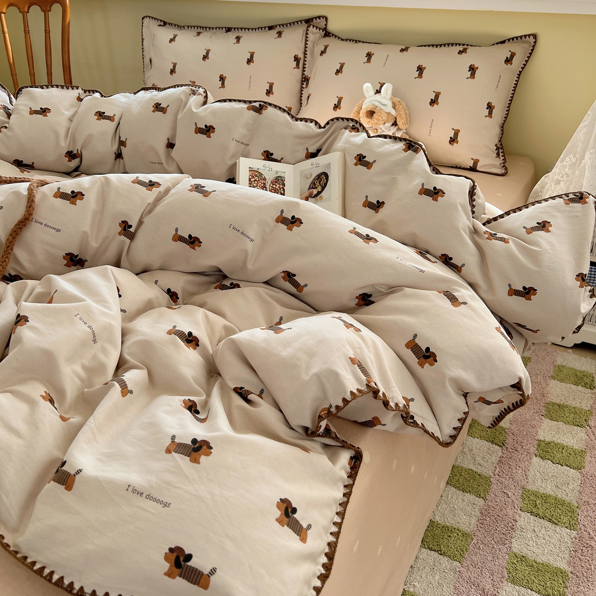 91家纺网 家纺一手货源 找家纺 瑞莱 2026新款全棉印花贝壳边四件套 柯基漫游记