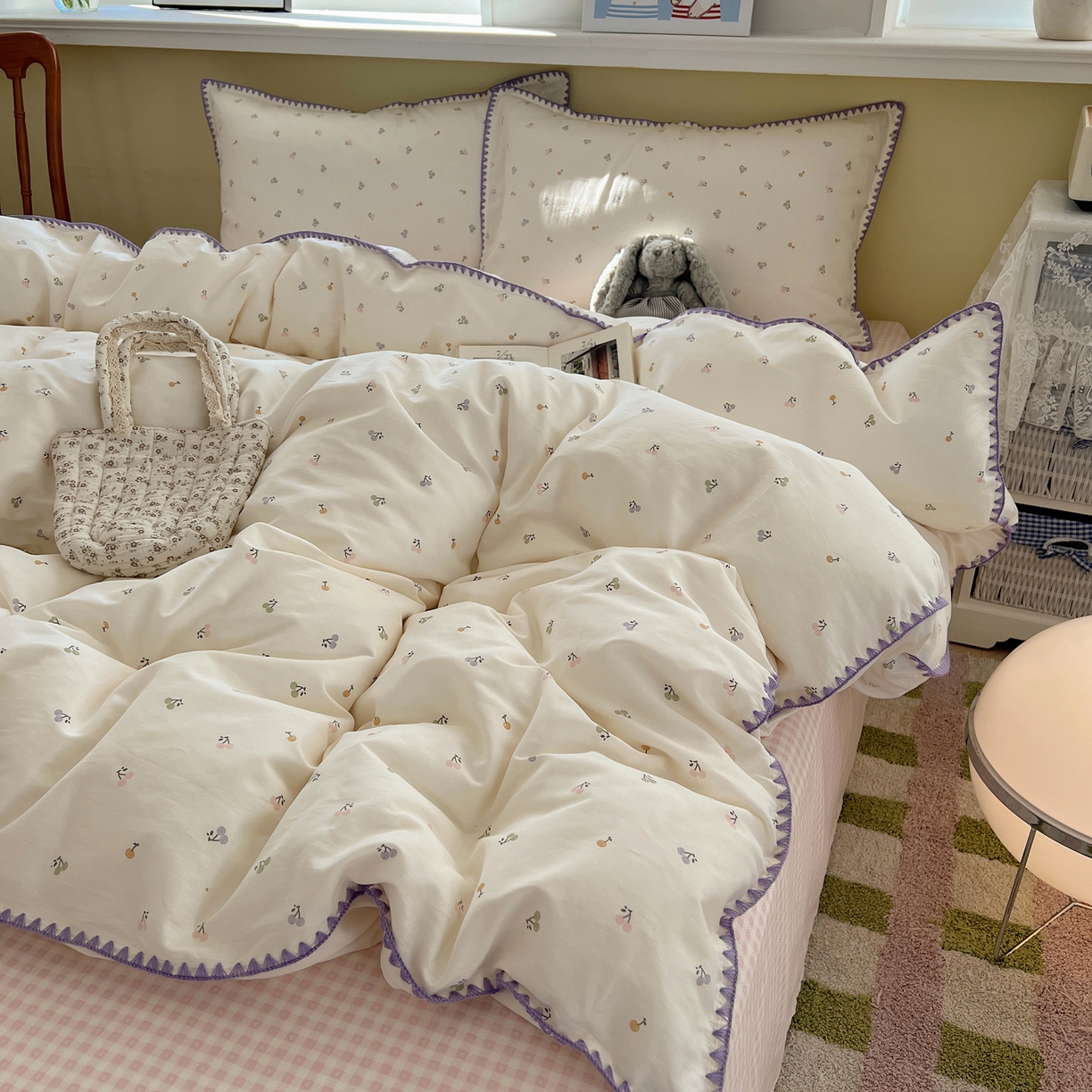 91家纺网 家纺一手货源 找家纺 瑞莱 2026新款全棉印花贝壳边四件套 维也纳樱桃