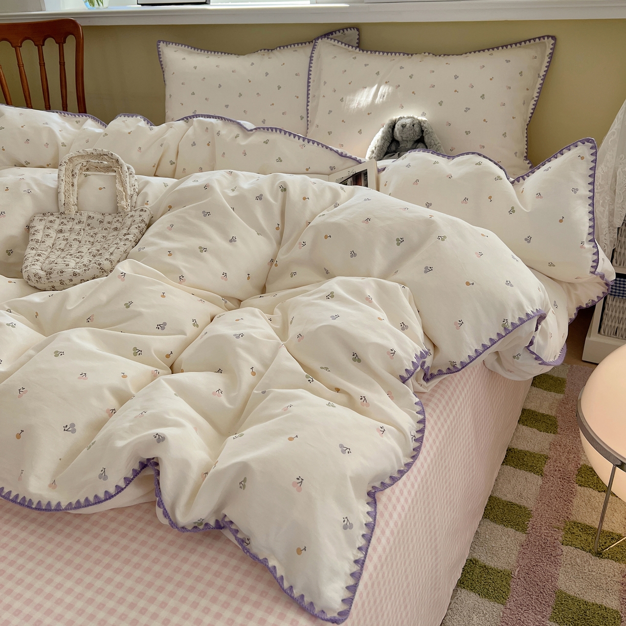 91家纺网 家纺一手货源 找家纺 瑞莱 2026新款全棉印花贝壳边四件套 维也纳樱桃