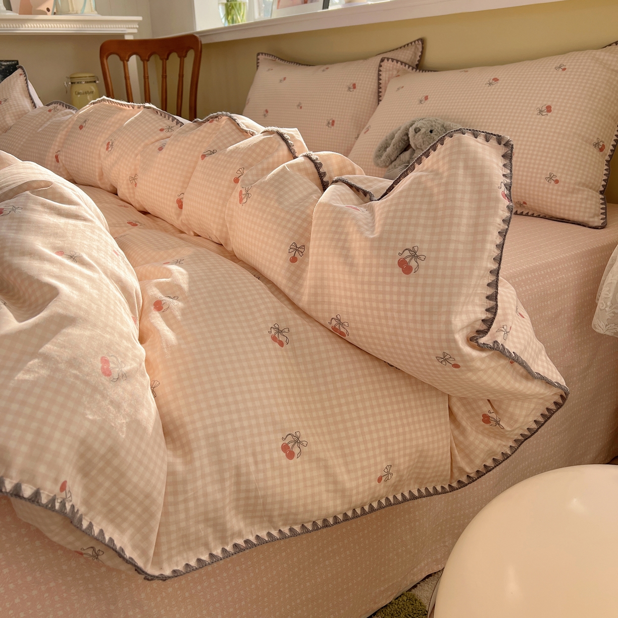 91家纺网 家纺一手货源 找家纺 瑞莱 2026新款全棉印花贝壳边四件套 樱桃快递