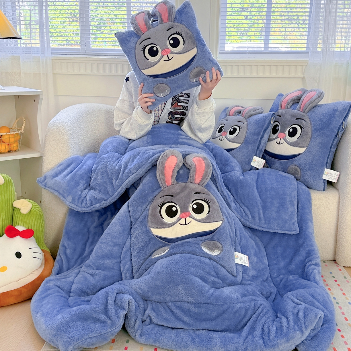 91家纺网 家纺一手货源 找家纺 （总）古本家居 2025新款长绒迪迪兔抱枕被