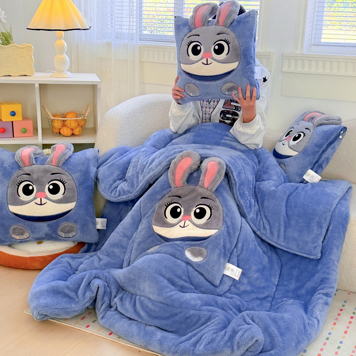 91家纺网 家纺一手货源 找家纺 （总）古本家居 2025新款长绒迪迪兔抱枕被