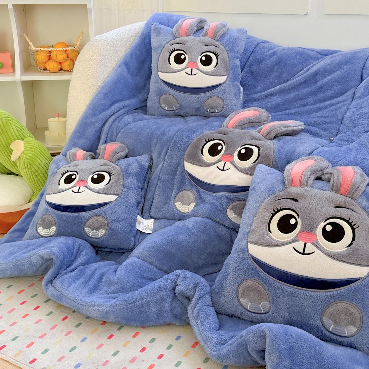 91家纺网 家纺一手货源 找家纺 （总）古本家居 2025新款长绒迪迪兔抱枕被