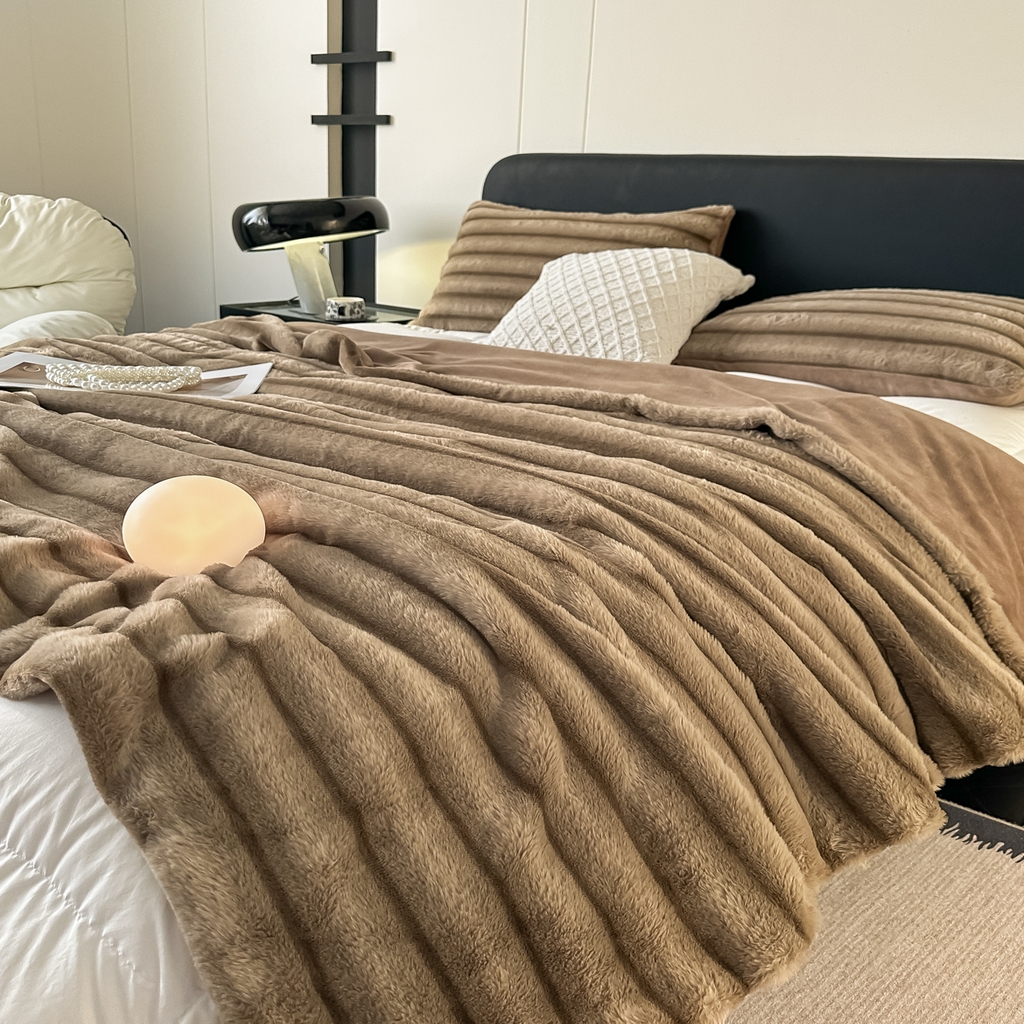 91家纺网 家纺一手货源 找家纺 乐窝家纺仓储 2025新款复古美拉德兔毛绒仿皮草绒牛奶绒四件套不掉色量大价优 奶油咖