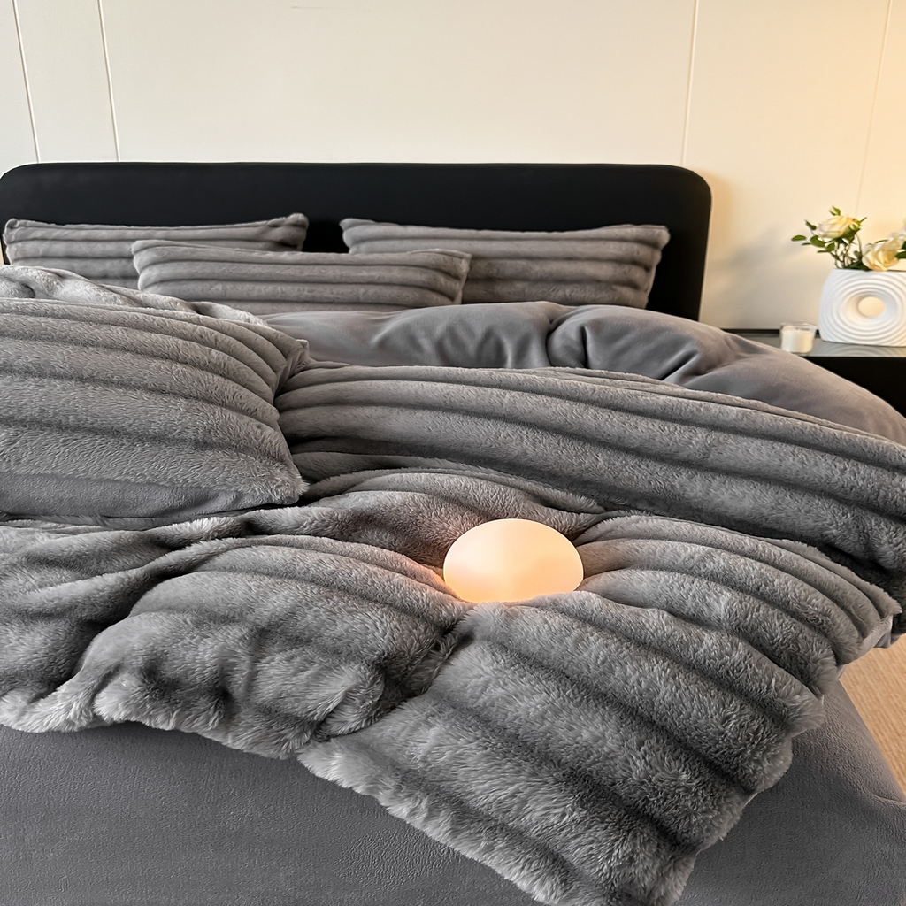 91家纺网 家纺一手货源 找家纺 乐窝家纺仓储 2025新款复古美拉德兔毛绒仿皮草绒牛奶绒四件套不掉色量大价优 时尚灰