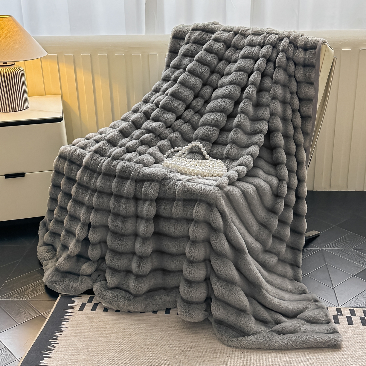 91家纺网 家纺一手货源 找家纺 乐窝家纺仓储 2025新款复古美拉德兔毛绒仿皮草绒牛奶绒四件套不掉色量大价优 时尚灰