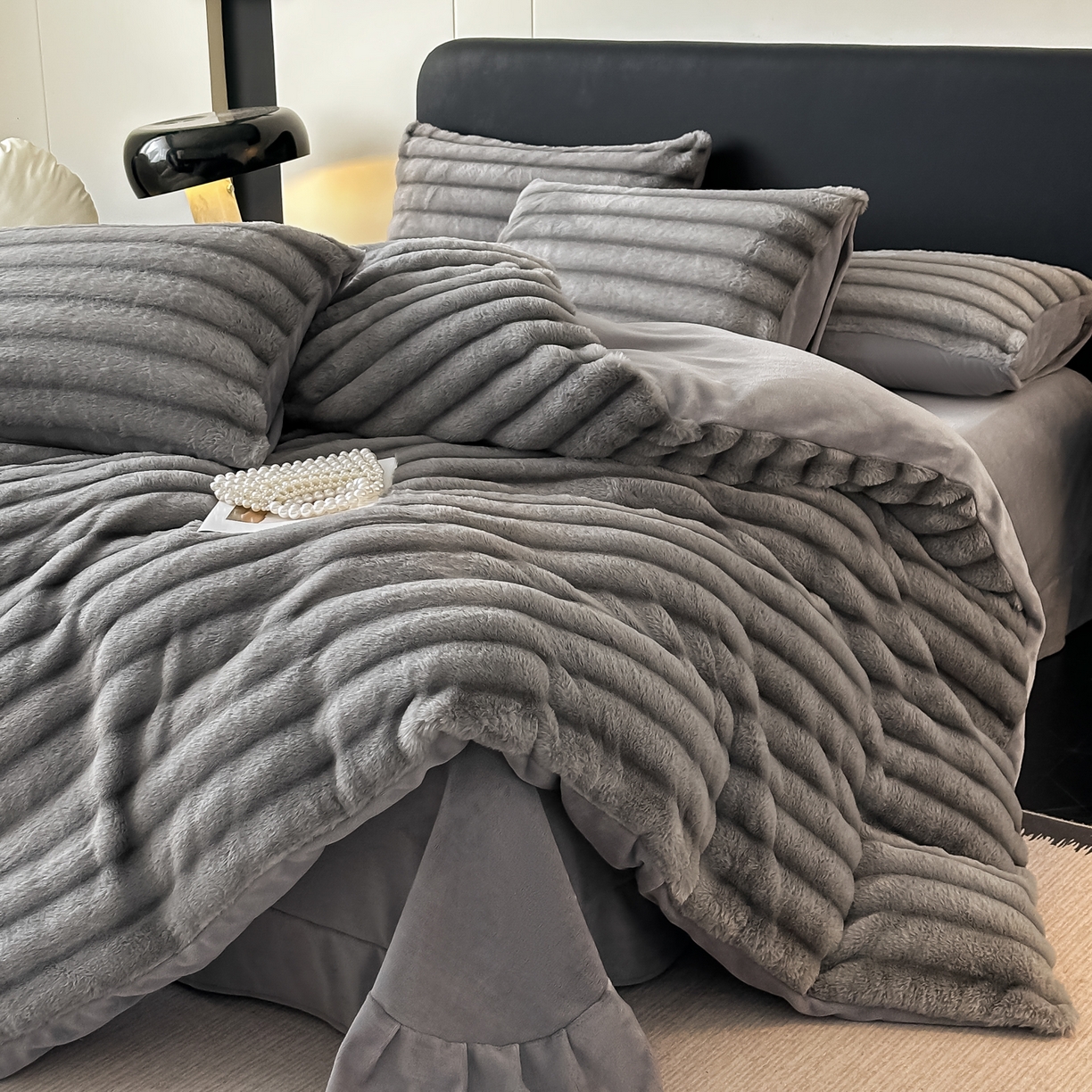 91家纺网 家纺一手货源 找家纺 乐窝家纺仓储 2025新款复古美拉德兔毛绒仿皮草绒牛奶绒四件套不掉色量大价优 时尚灰