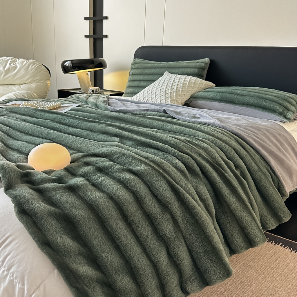 91家纺网 家纺一手货源 找家纺 乐窝家纺仓储 2025新款复古美拉德兔毛绒仿皮草绒牛奶绒四件套不掉色量大价优 优雅绿