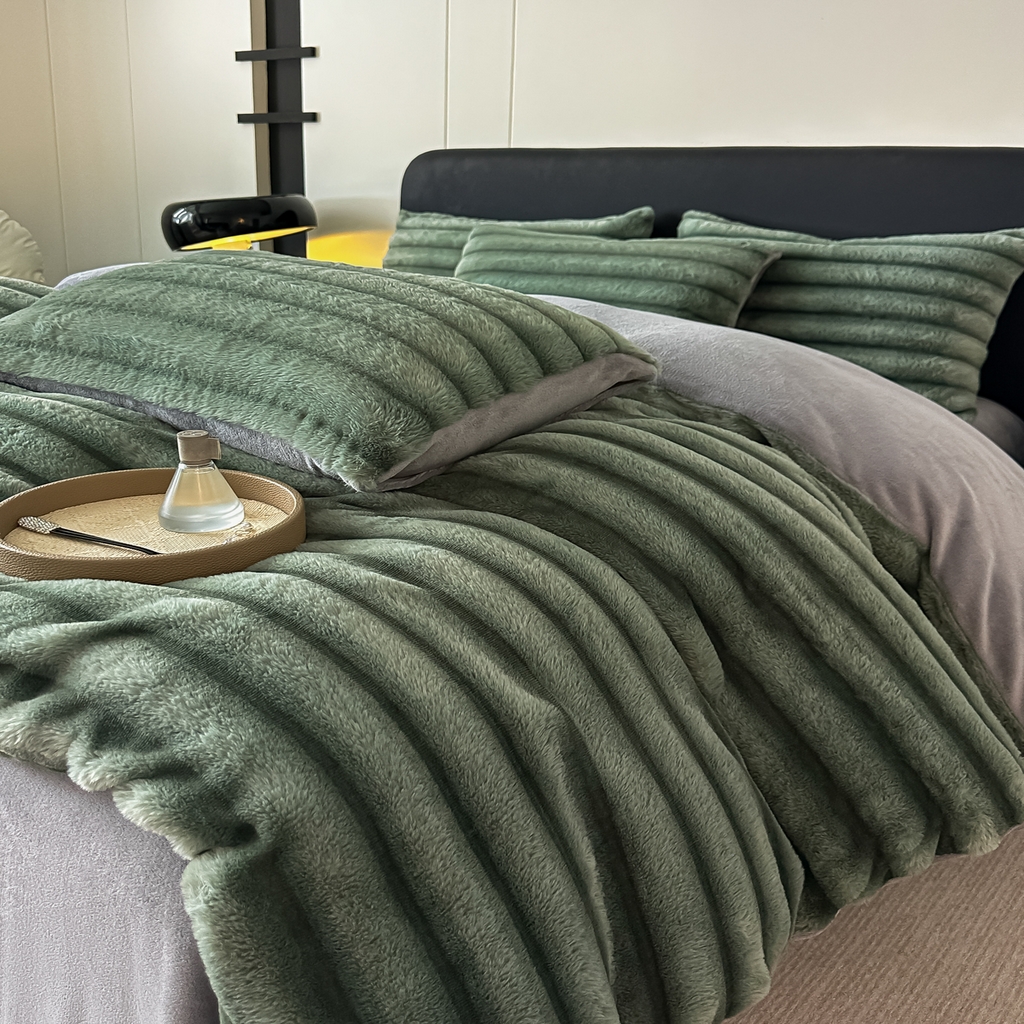 91家纺网 家纺一手货源 找家纺 乐窝家纺仓储 2025新款复古美拉德兔毛绒仿皮草绒牛奶绒四件套不掉色量大价优 优雅绿