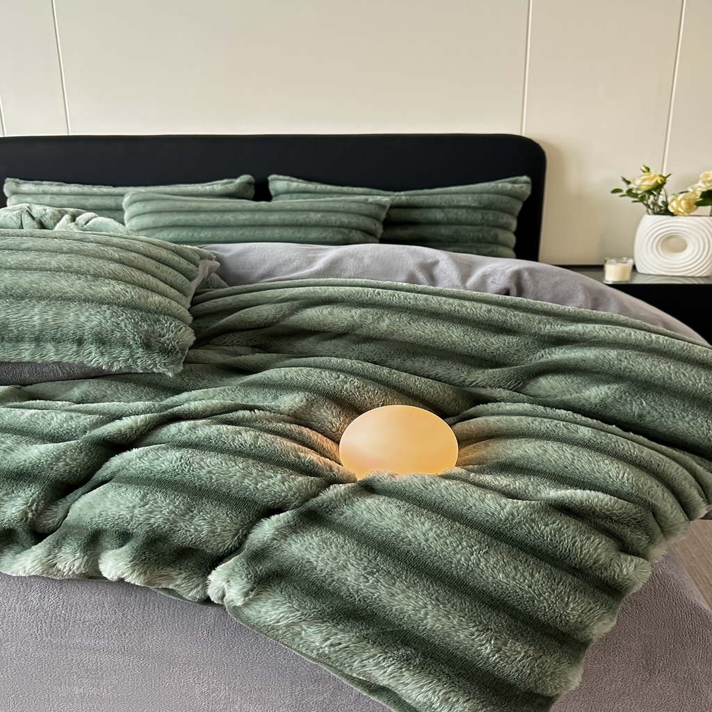 91家纺网 家纺一手货源 找家纺 乐窝家纺仓储 2025新款复古美拉德兔毛绒仿皮草绒牛奶绒四件套不掉色量大价优 优雅绿