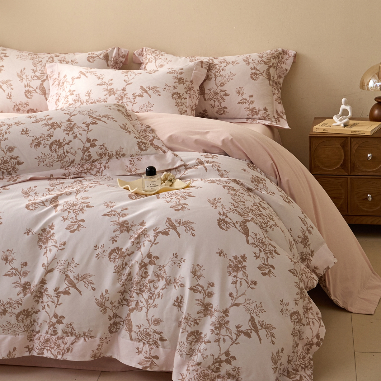 91家纺网 家纺一手货源 找家纺 （总）置顶家纺 2025新款全棉纯棉数码印花140克加厚磨毛四件套-叶语·朦胧