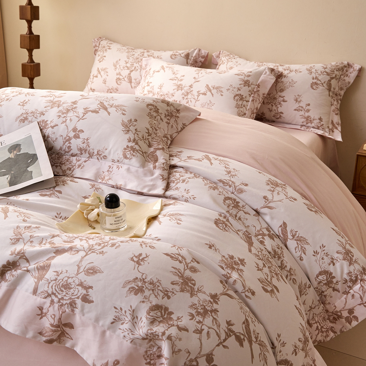 91家纺网 家纺一手货源 找家纺 （总）置顶家纺 2025新款全棉纯棉数码印花140克加厚磨毛四件套-叶语·朦胧