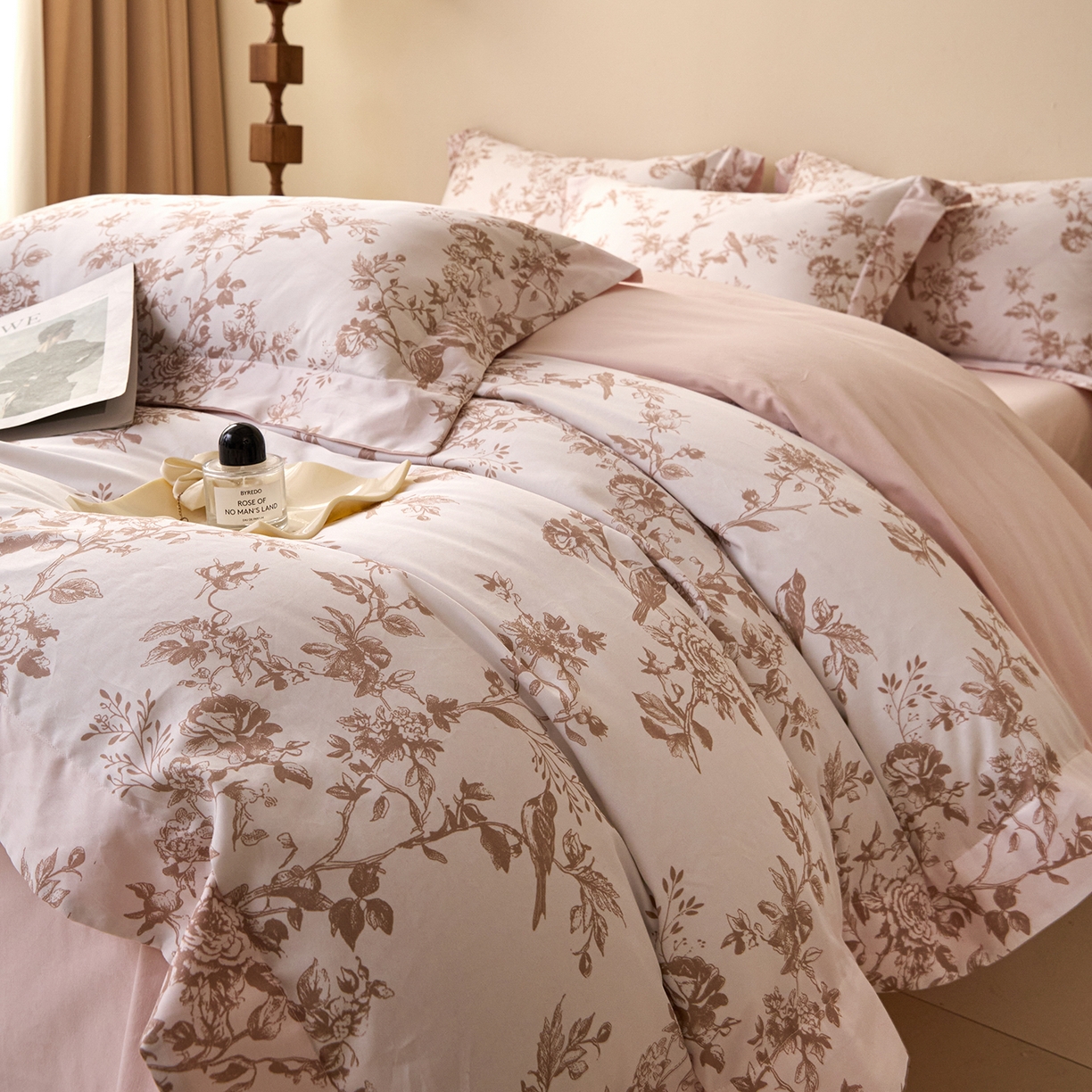 91家纺网 家纺一手货源 找家纺 （总）置顶家纺 2025新款全棉纯棉数码印花140克加厚磨毛四件套-叶语·朦胧