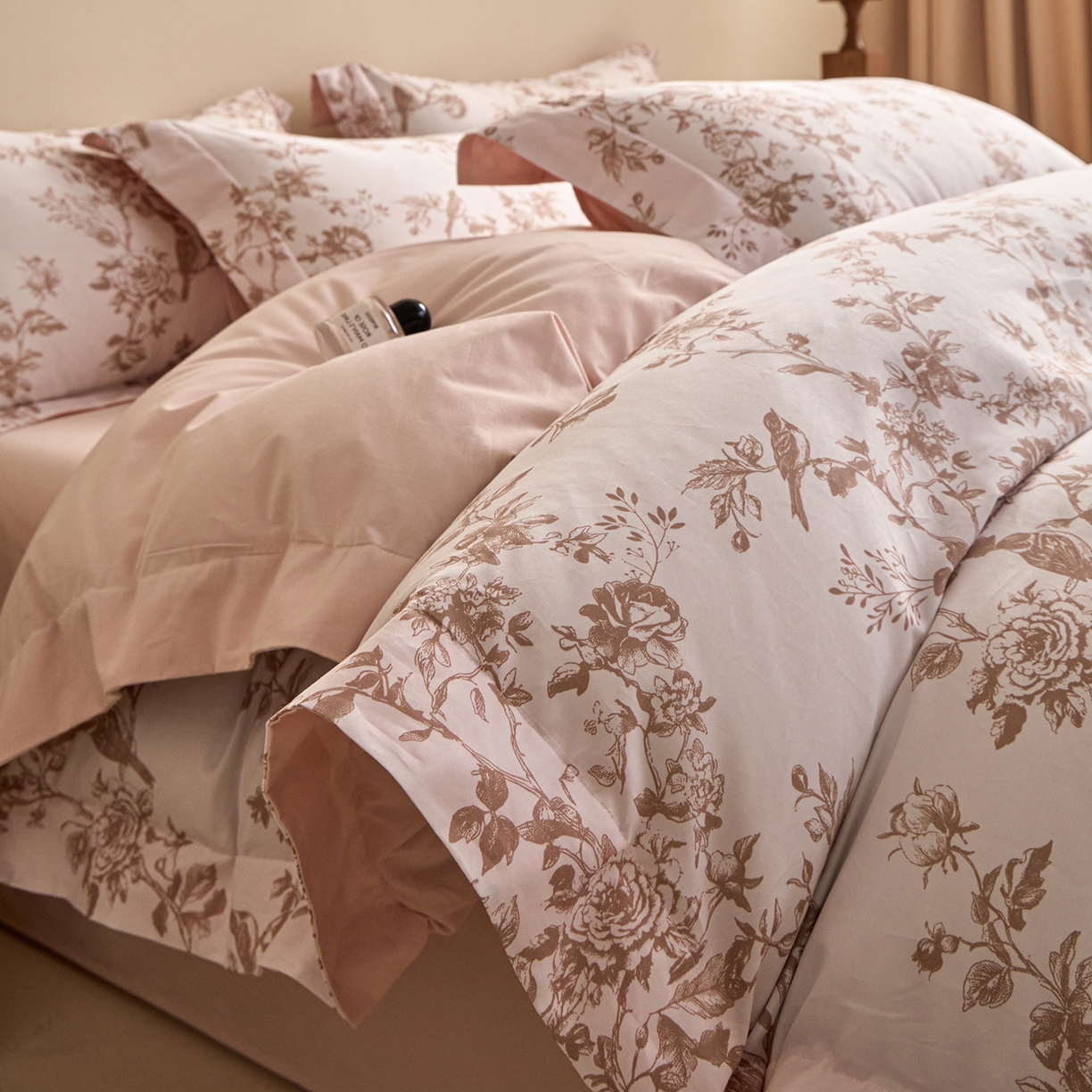 91家纺网 家纺一手货源 找家纺 （总）置顶家纺 2025新款全棉纯棉数码印花140克加厚磨毛四件套-叶语·朦胧