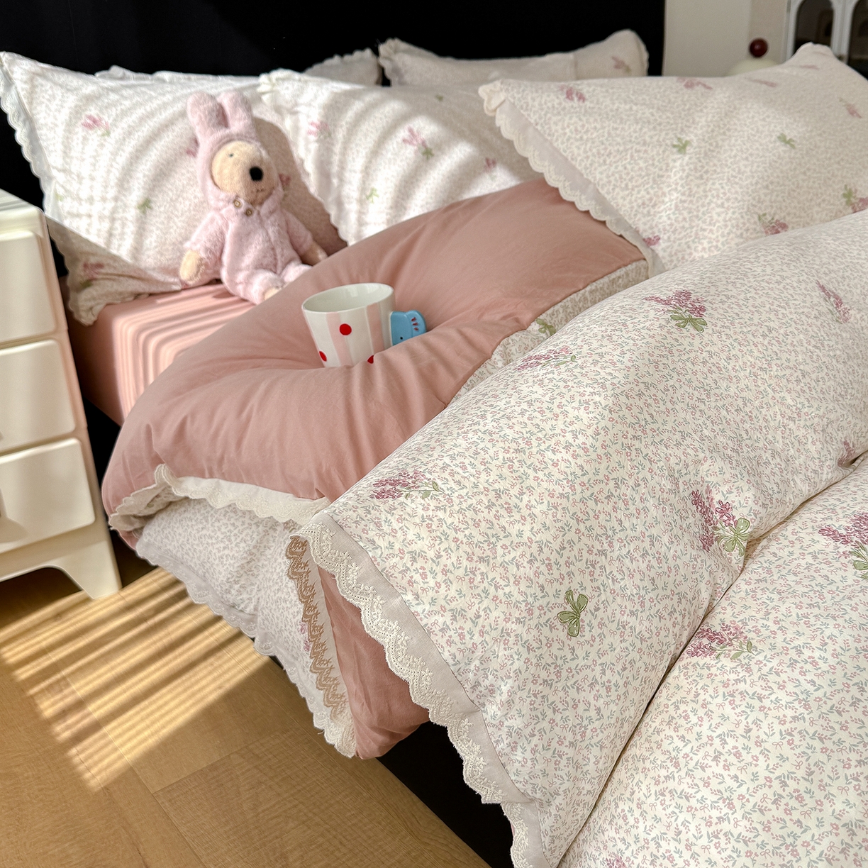 91家纺网 家纺一手货源 找家纺 竹合 2026新款田园韩版花边款小碎花古法水洗仿棉A类云感棉四件套 春野