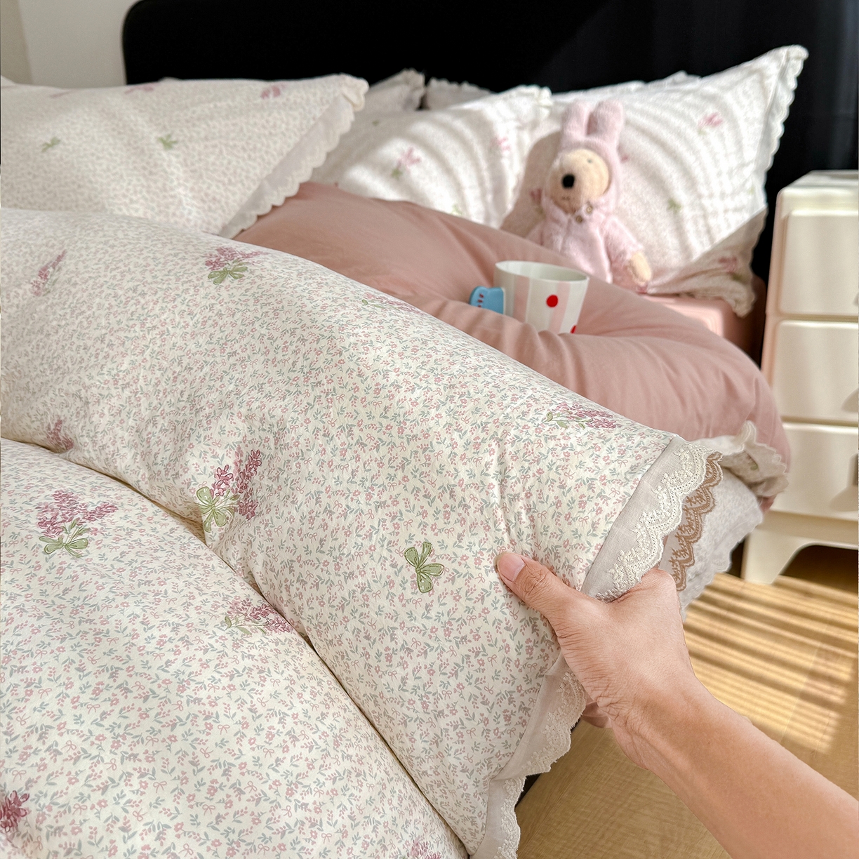 91家纺网 家纺一手货源 找家纺 竹合 2026新款田园韩版花边款小碎花古法水洗仿棉A类云感棉四件套 春野