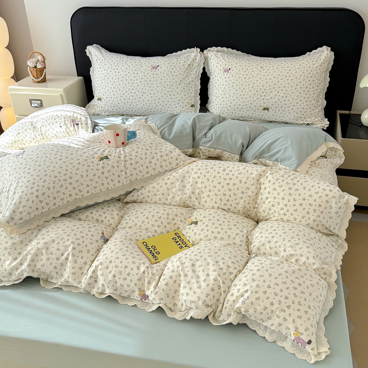 91家纺网 家纺一手货源 找家纺 竹合 2026新款田园韩版花边款小碎花古法水洗仿棉A类云感棉四件套 花田小狗